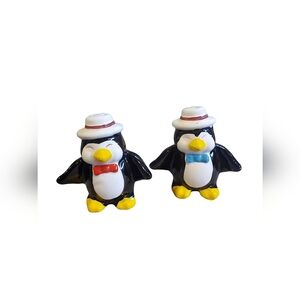 Vintage penguin salt and pepper shakers